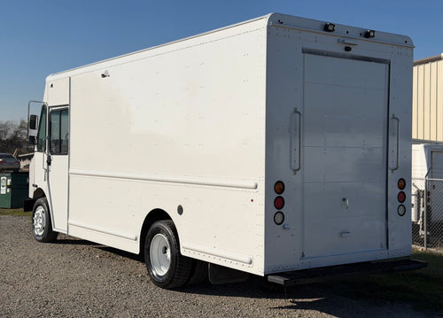 2021 Freightliner MT45 P900